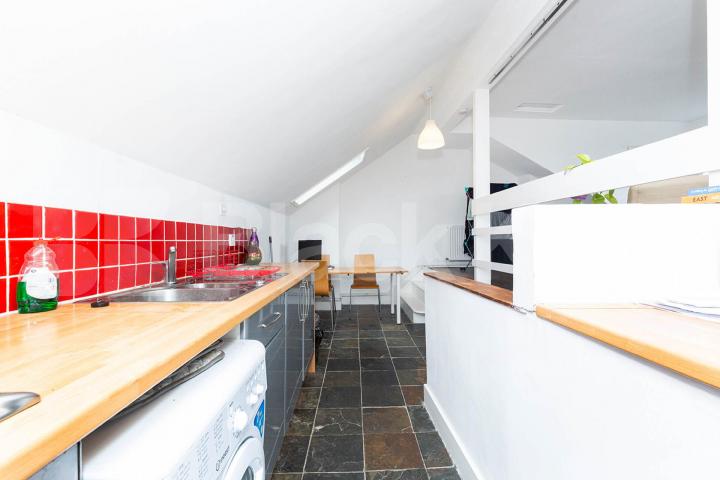 Top floor 2 bedroom property within a period conversion in Muswell Hill Methuen Park, Muswell Hill 